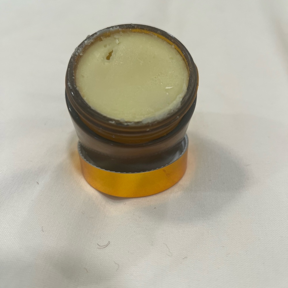 Mango butter hair pomade